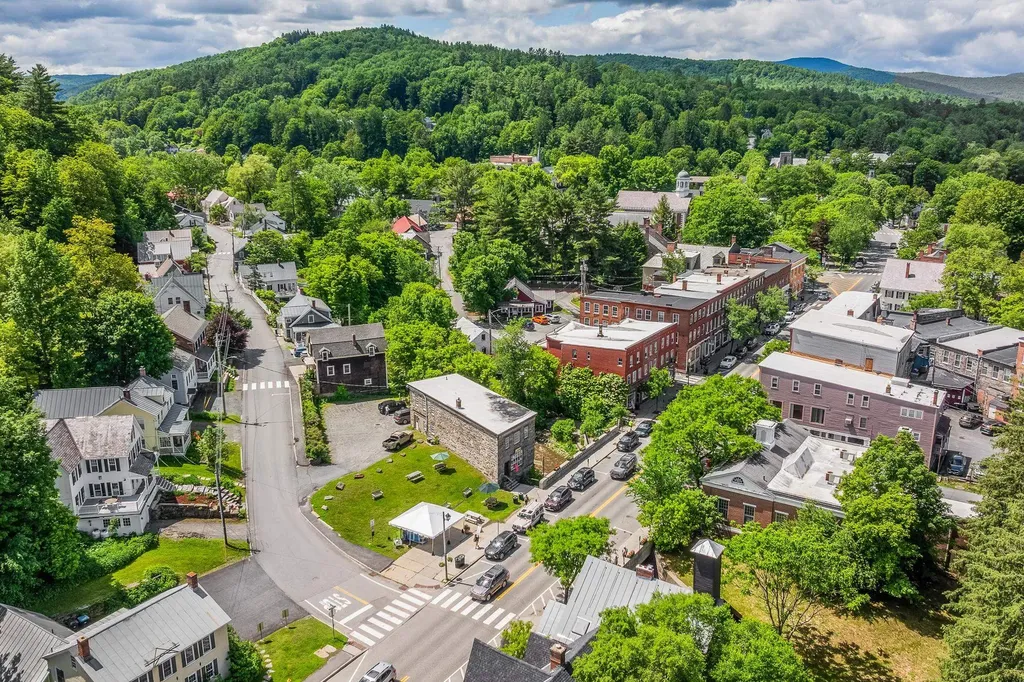 2 High Street Woodstock VT 05091