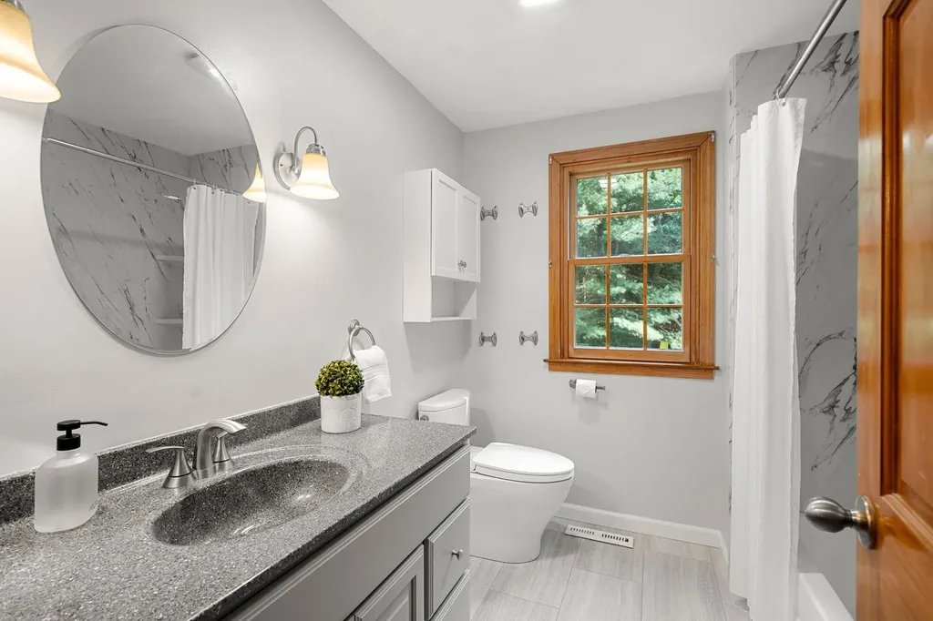 25 Lawrence Lane Hollis NH 03049