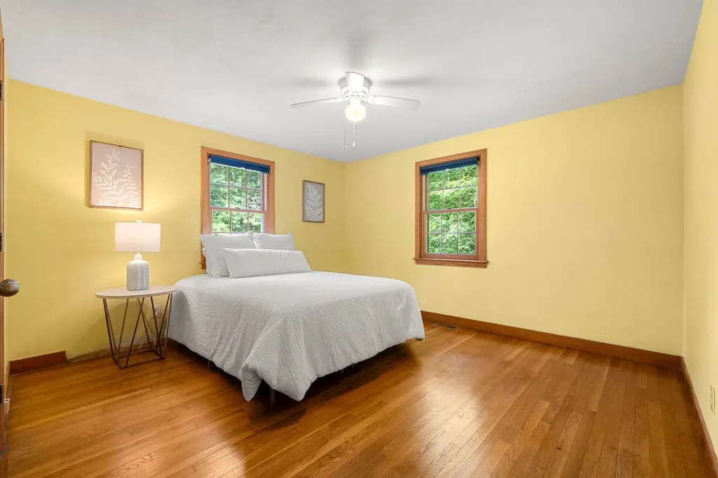 25 Lawrence Lane Hollis NH 03049
