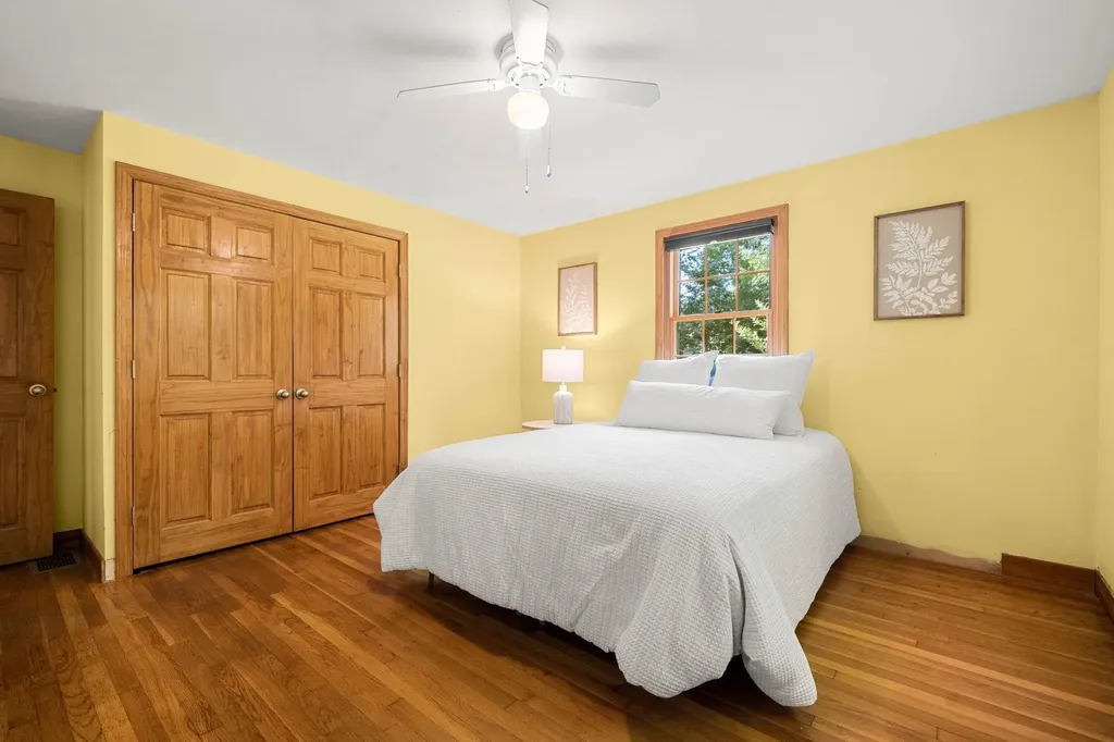 25 Lawrence Lane Hollis NH 03049