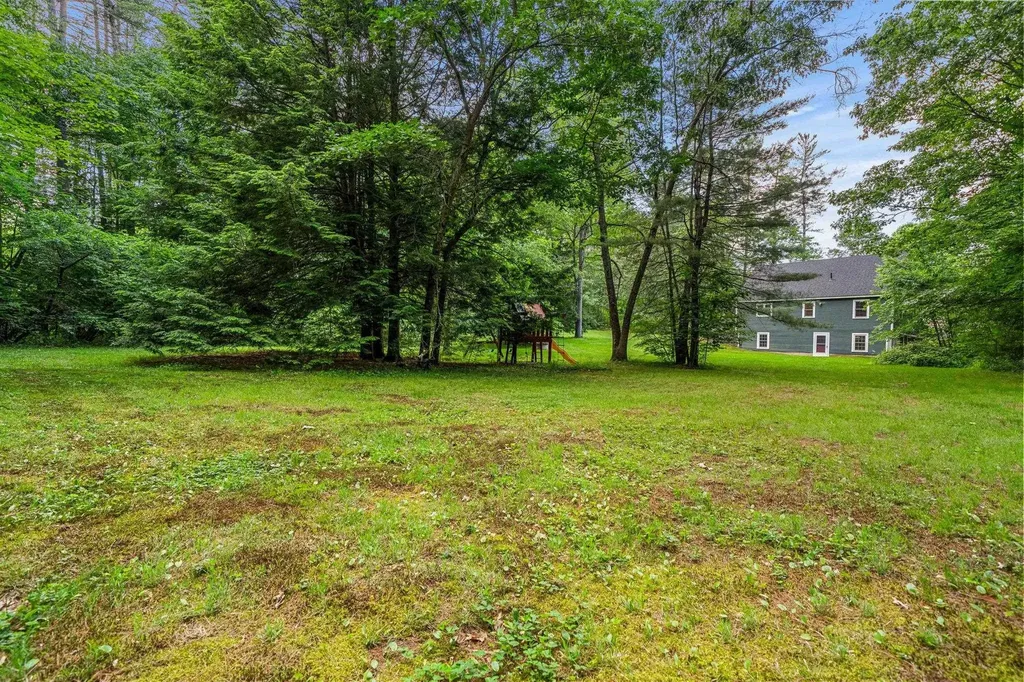 25 Lawrence Lane Hollis NH 03049