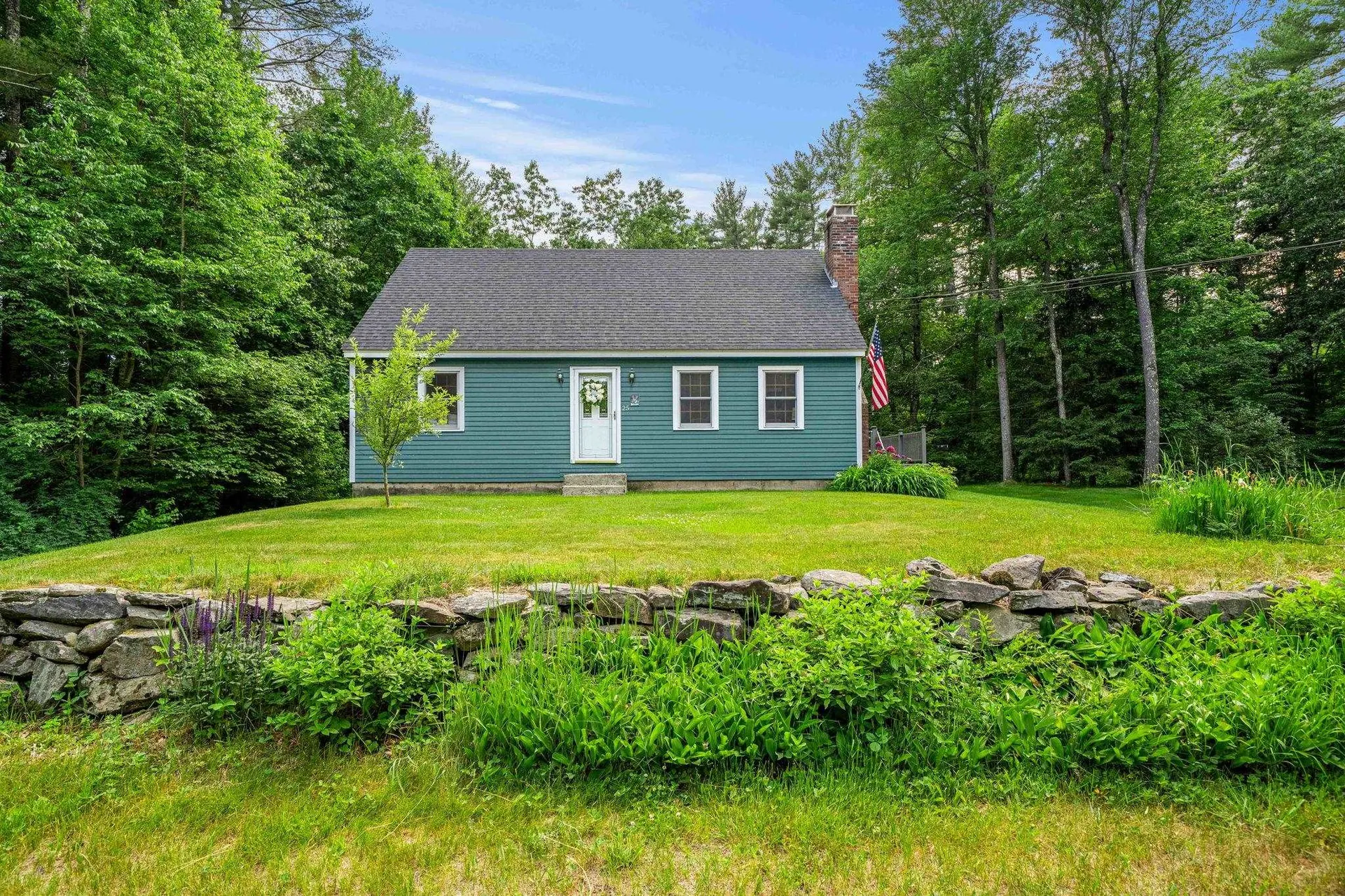 25 Lawrence Lane Hollis NH 03049