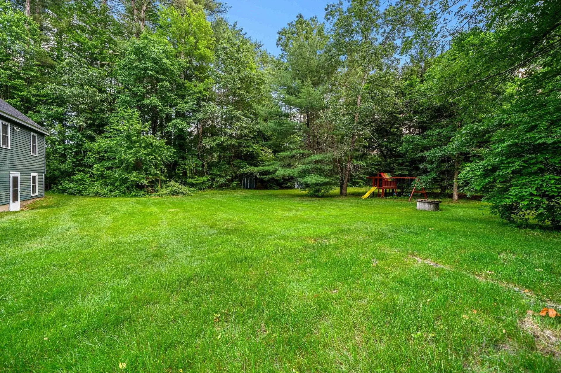 25 Lawrence Lane Hollis NH 03049