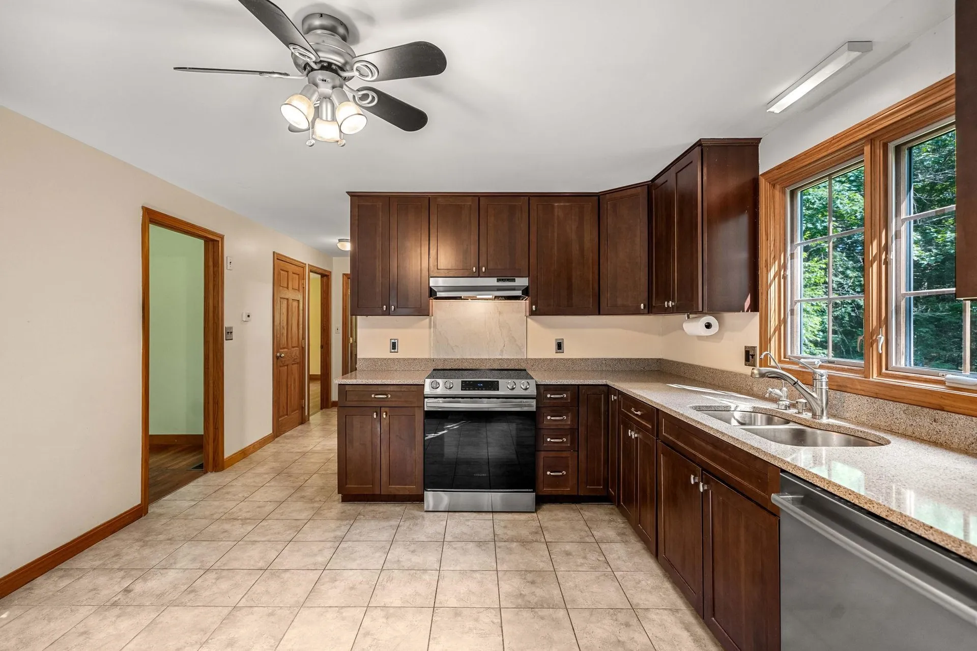 25 Lawrence Lane Hollis NH 03049