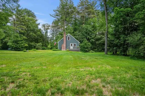 25 Lawrence Lane Hollis NH 03049
