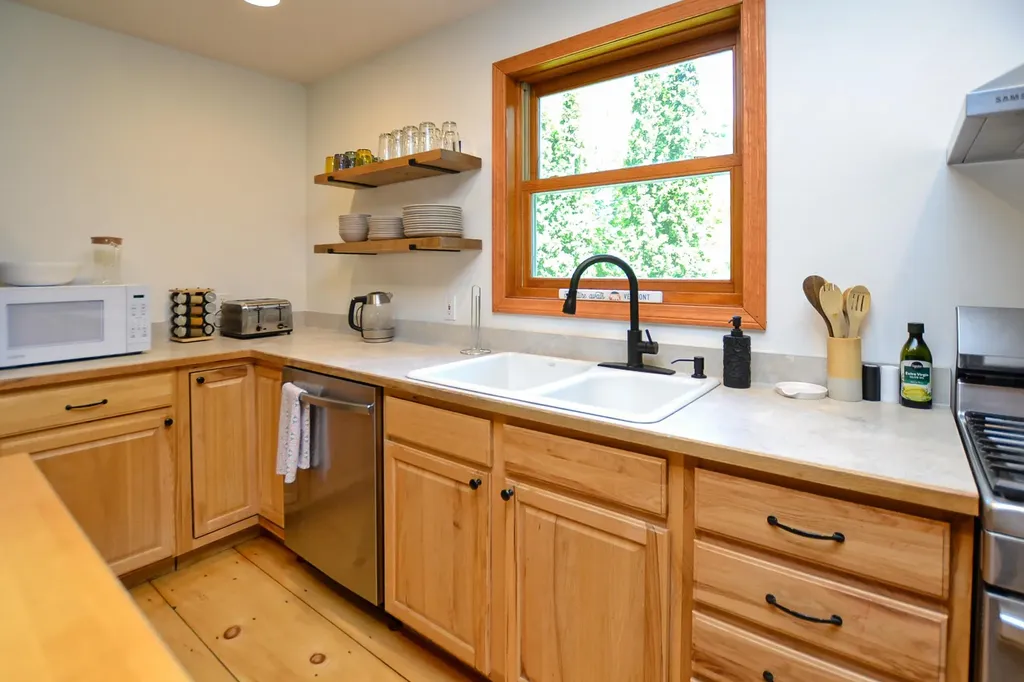 1642 Pucker Street Stowe VT 05672