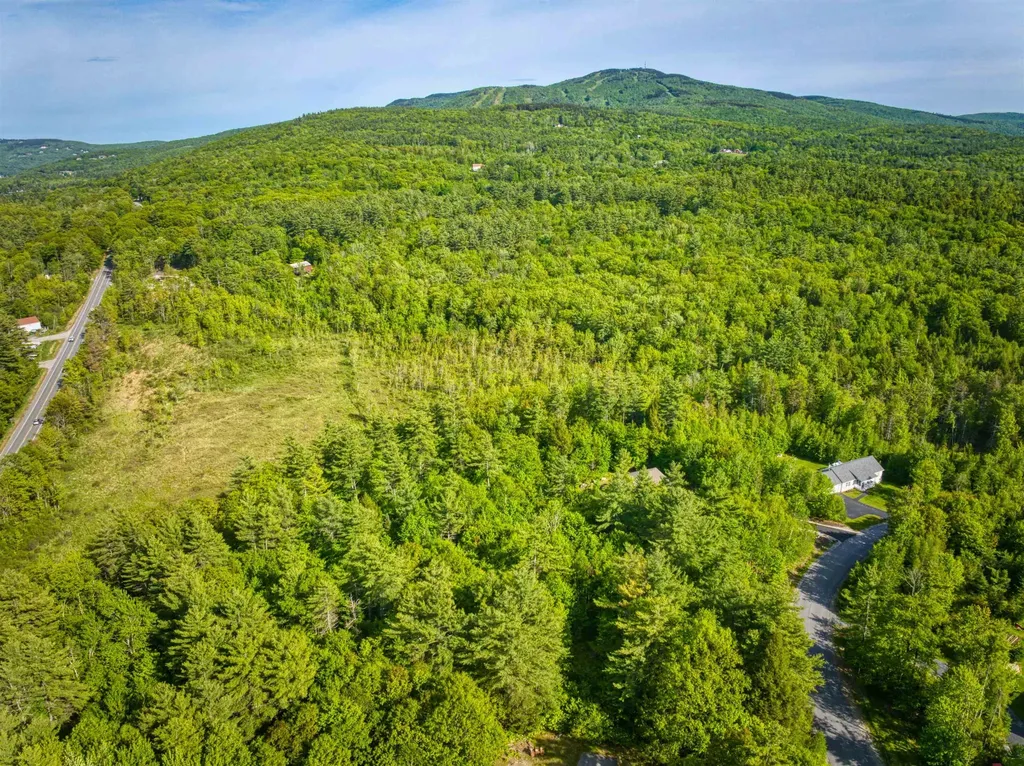 Jeffrey Drive Sunapee NH 03782