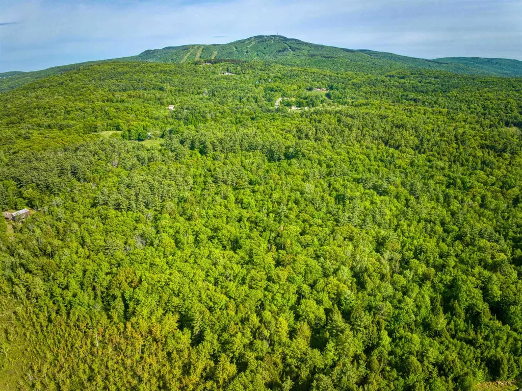 Jeffrey Drive Sunapee NH 03782