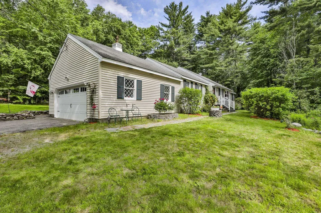 15 Edinburgh Drive Bedford NH 03110