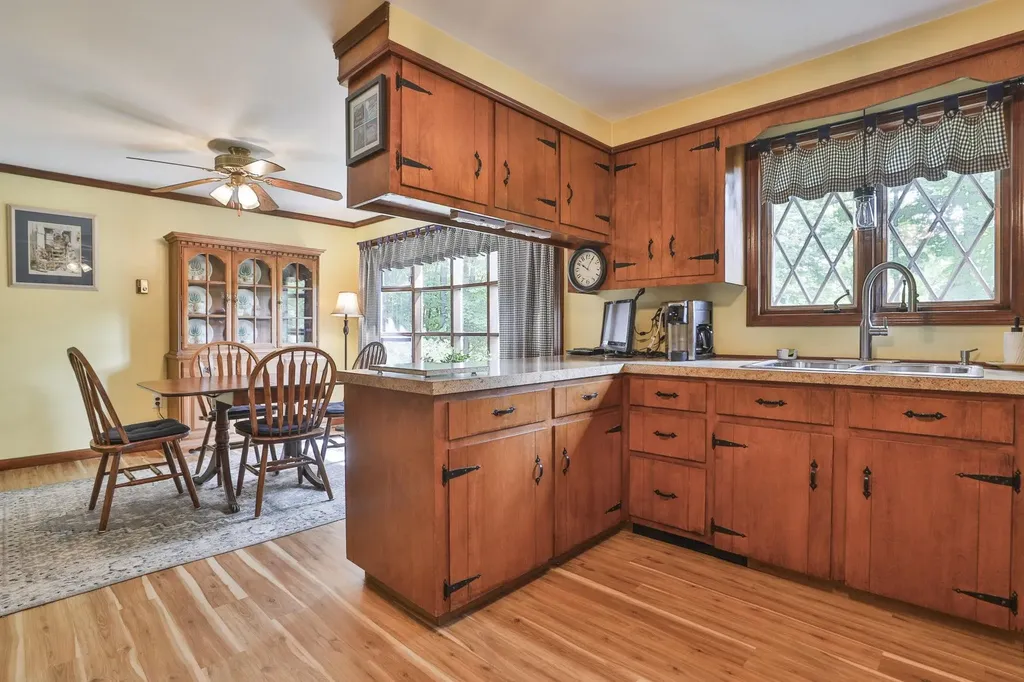 15 Edinburgh Drive Bedford NH 03110