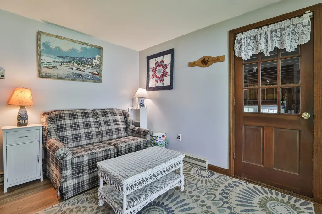 15 Edinburgh Drive Bedford NH 03110