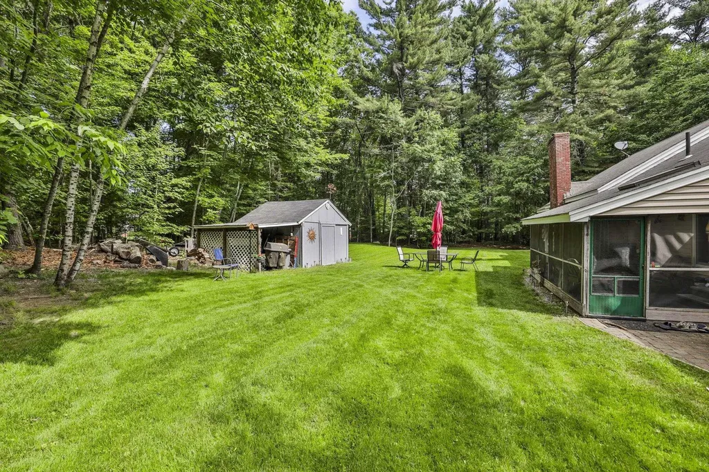 15 Edinburgh Drive Bedford NH 03110