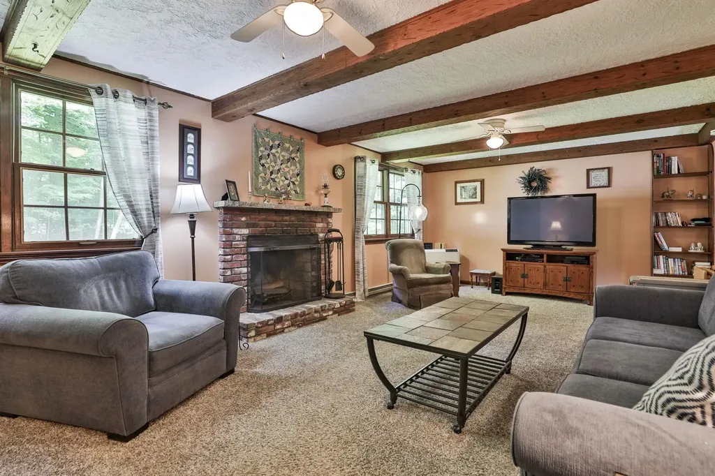 15 Edinburgh Drive Bedford NH 03110