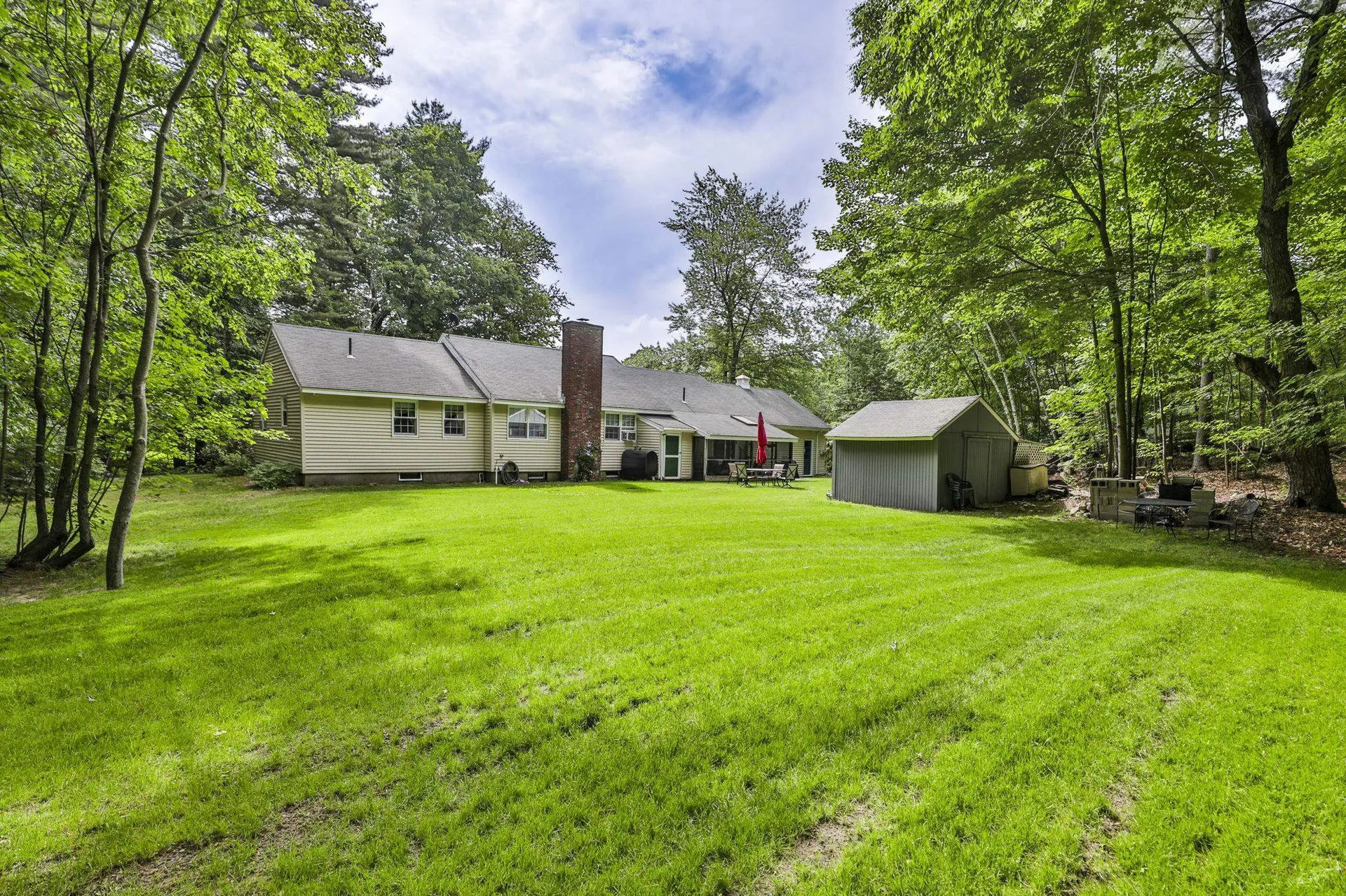 15 Edinburgh Drive Bedford NH 03110