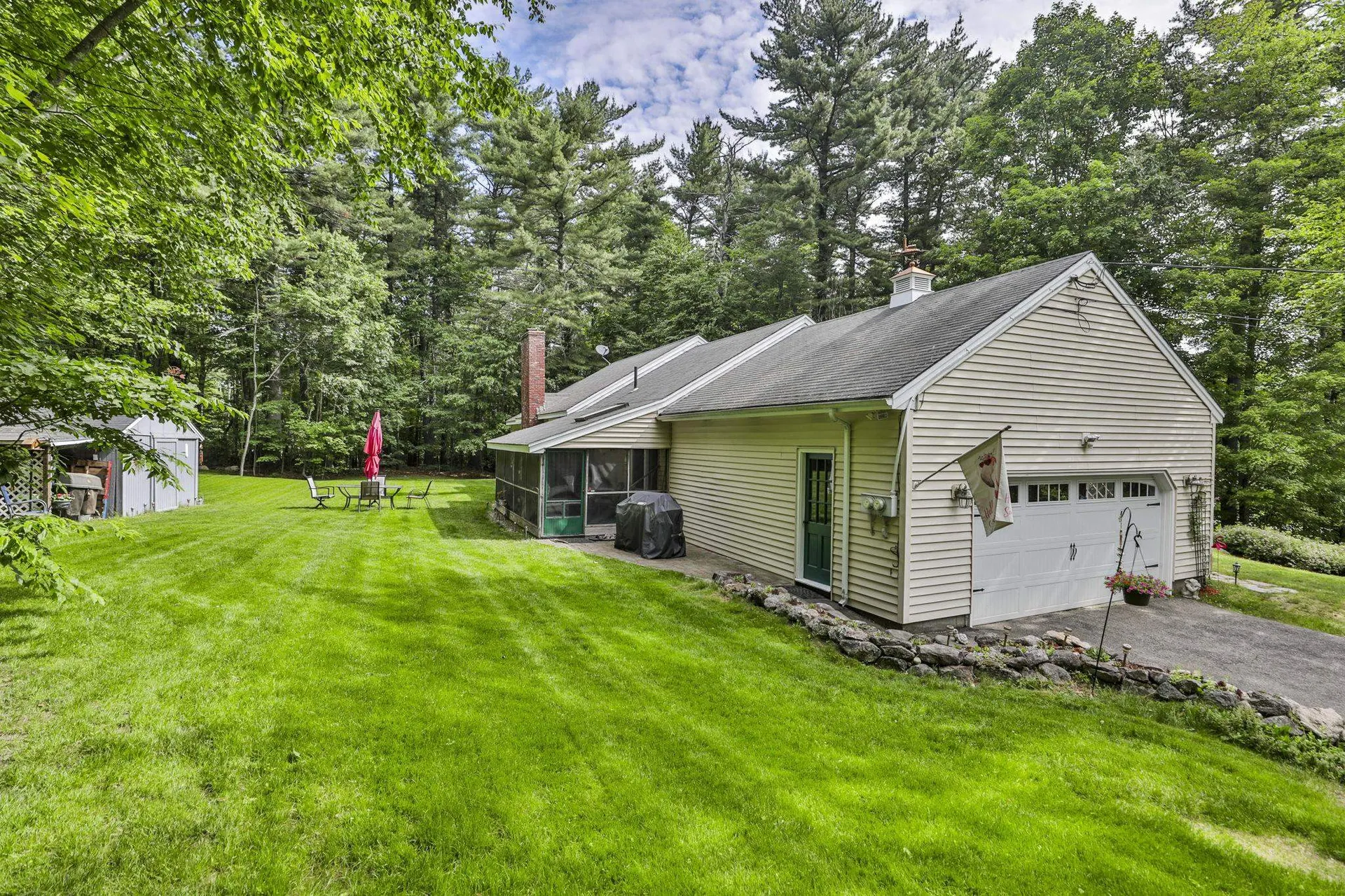 15 Edinburgh Drive Bedford NH 03110