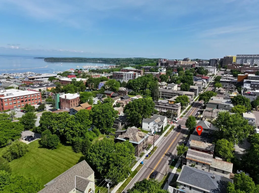 214-216 Pine Street Burlington VT 05401