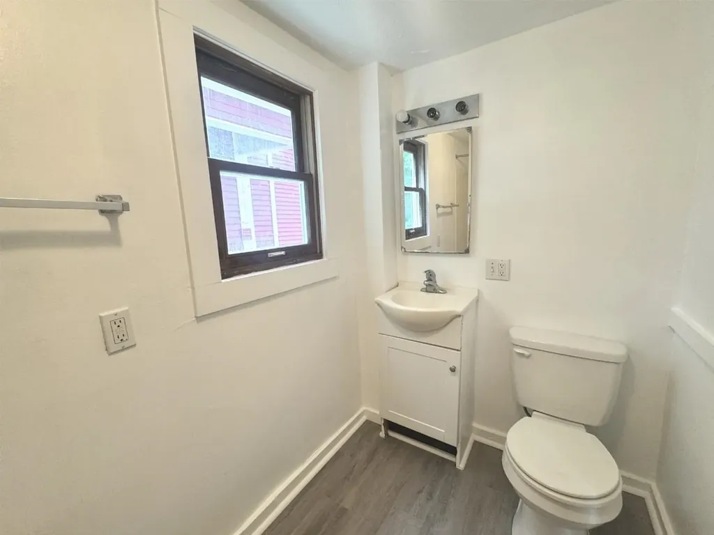 214-216 Pine Street Burlington VT 05401