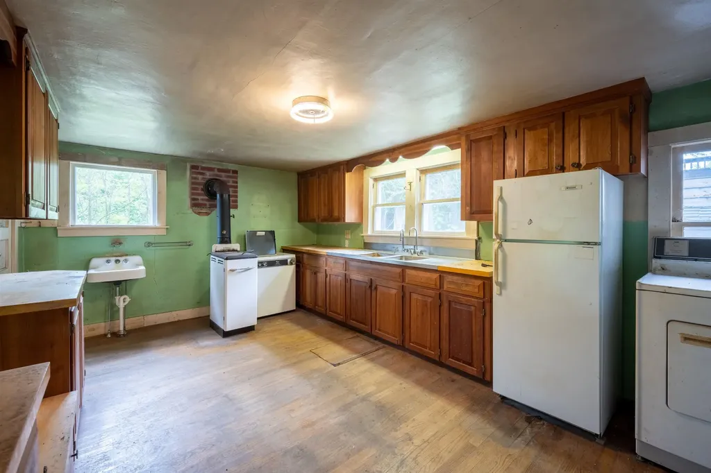 1519 Delong Road Cornwall VT 05753