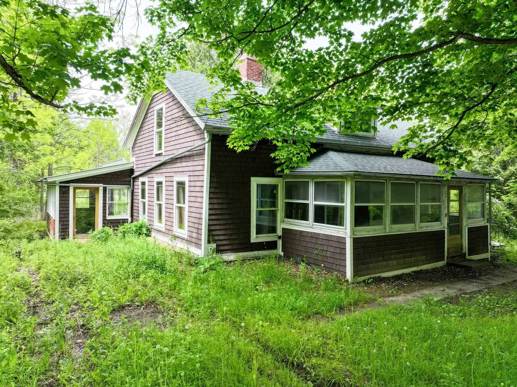 1519 Delong Road Cornwall VT 05753