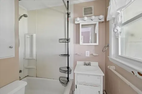 336 Spruce Street Manchester NH 03103