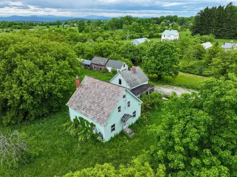 286 S. Bingham Street Cornwall VT 05753