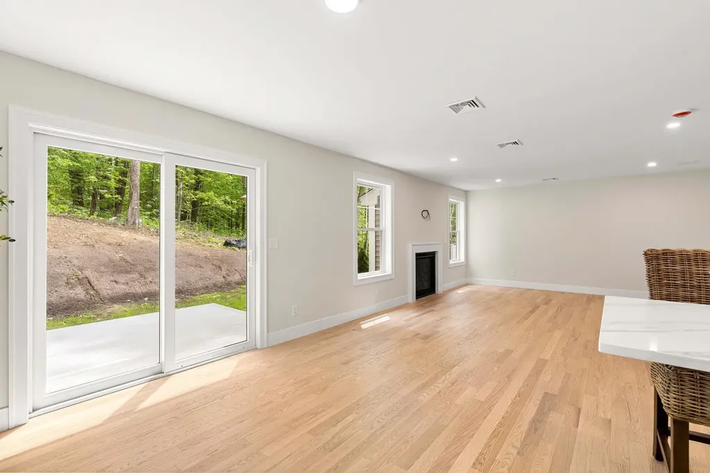 21 Speare Road Hudson NH 03051