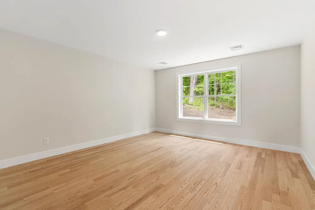 21 Speare Road Hudson NH 03051