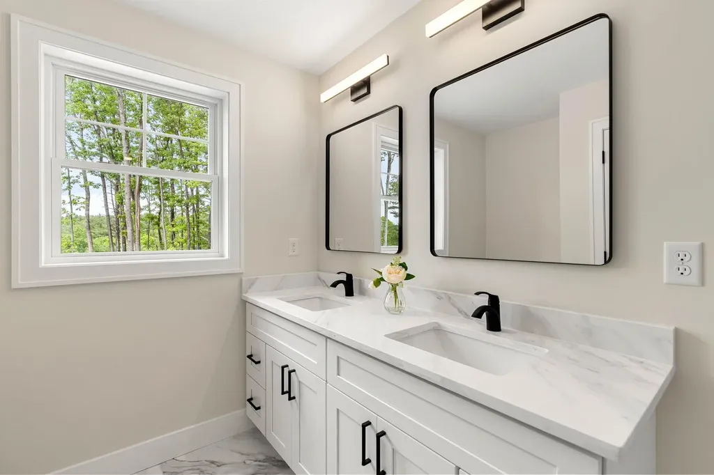 21 Speare Road Hudson NH 03051