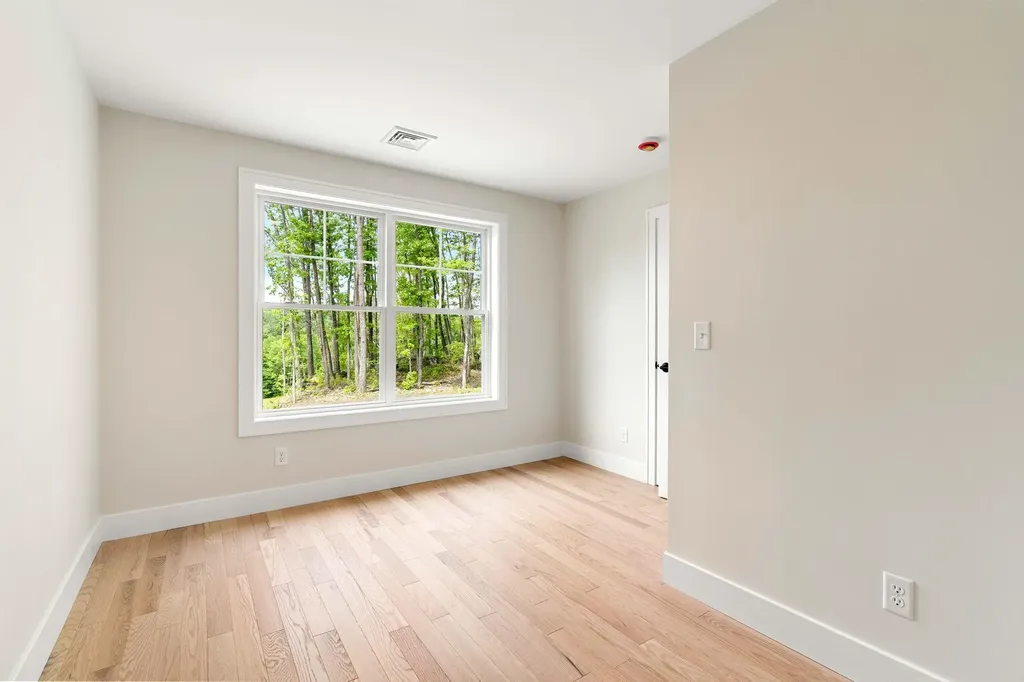 21 Speare Road Hudson NH 03051
