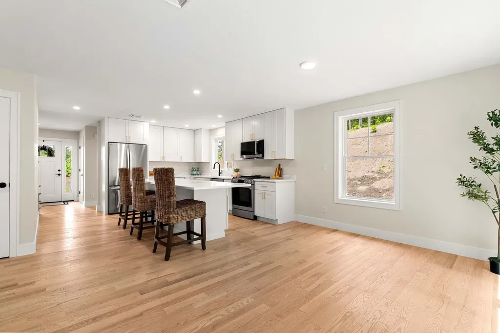 21 Speare Road Hudson NH 03051