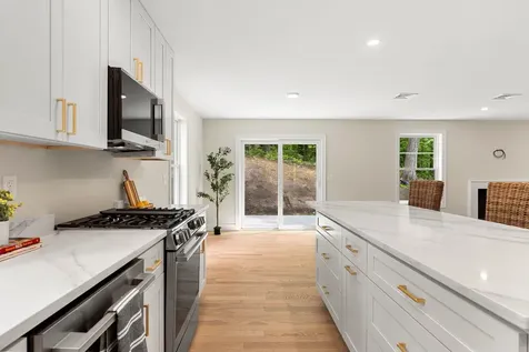 21 Speare Road Hudson NH 03051
