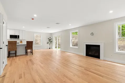 21 Speare Road Hudson NH 03051