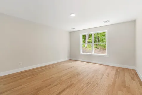 21 Speare Road Hudson NH 03051
