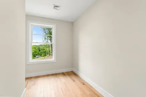 21 Speare Road Hudson NH 03051