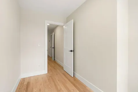 21 Speare Road Hudson NH 03051