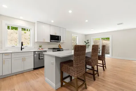 21 Speare Road Hudson NH 03051