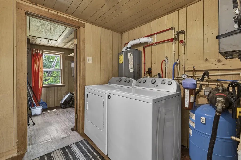 44 Ossipee Lake Drive Ossipee NH 03814