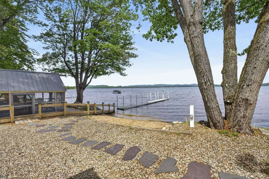 44 Ossipee Lake Drive Ossipee NH 03814