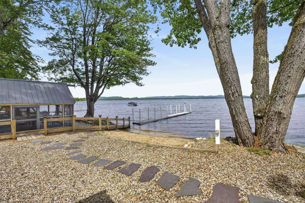 44 Ossipee Lake Drive Ossipee NH 03814