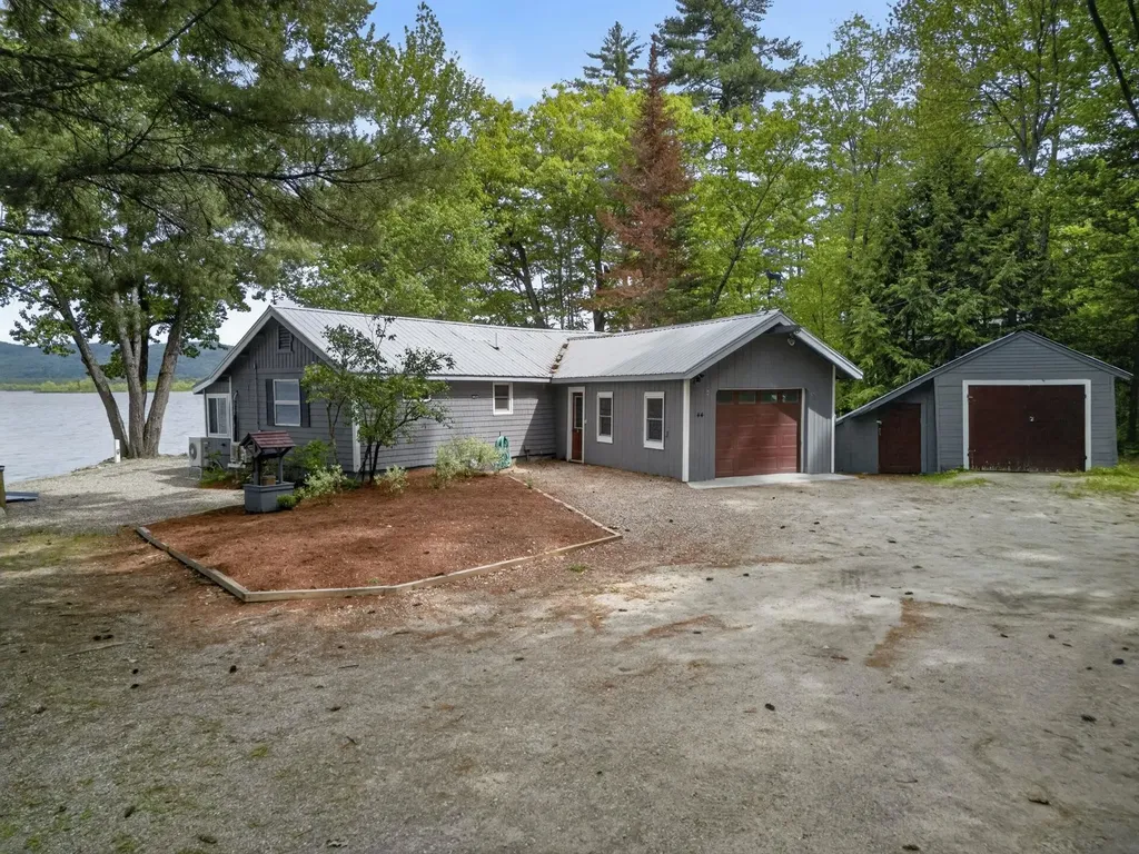 44 Ossipee Lake Drive Ossipee NH 03814