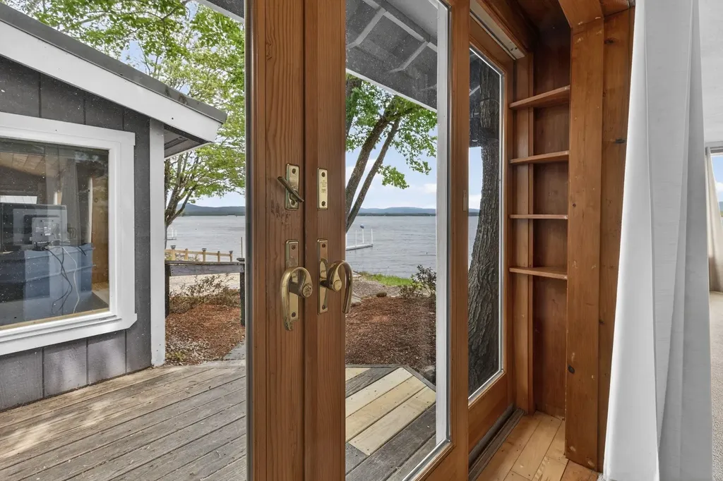 44 Ossipee Lake Drive Ossipee NH 03814