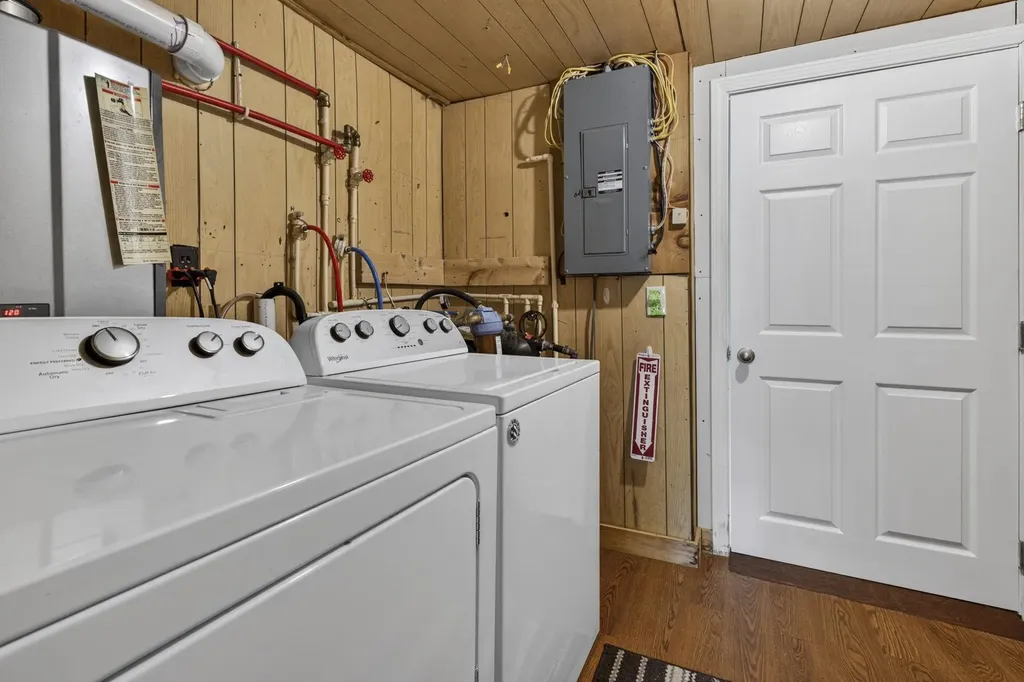 44 Ossipee Lake Drive Ossipee NH 03814