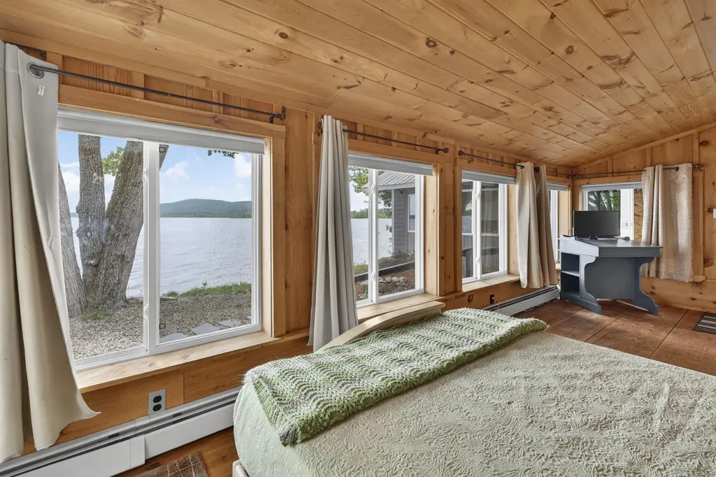44 Ossipee Lake Drive Ossipee NH 03814