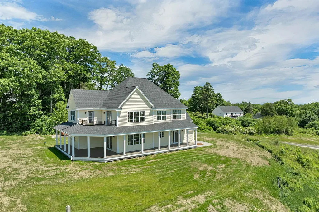 22 Fairway Drive Dunbarton NH 03046