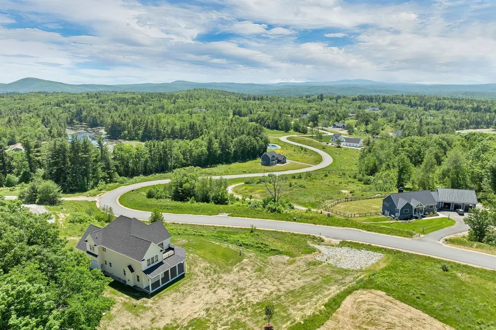 22 Fairway Drive Dunbarton NH 03046