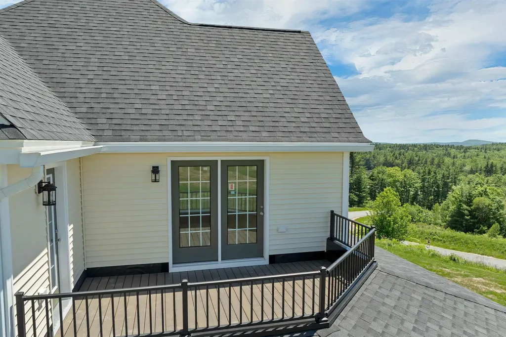 22 Fairway Drive Dunbarton NH 03046