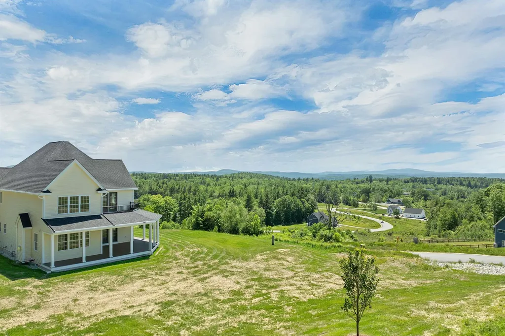 22 Fairway Drive Dunbarton NH 03046