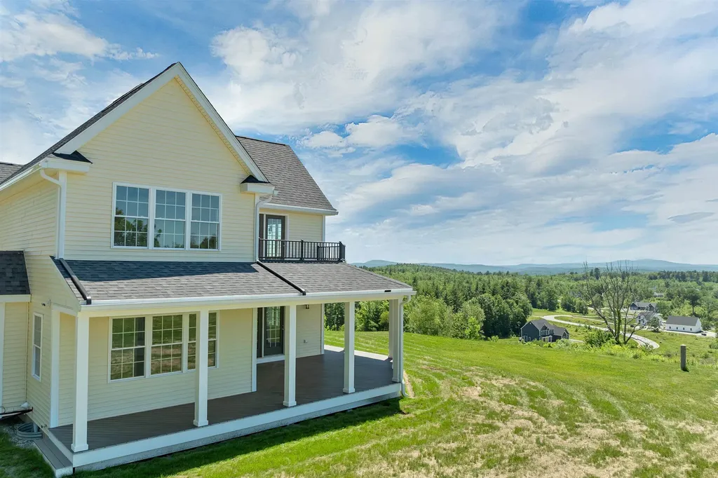 22 Fairway Drive Dunbarton NH 03046