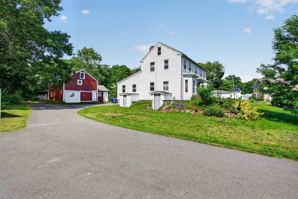 88 Central Street Hudson NH 03051
