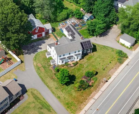 88 Central Street Hudson NH 03051
